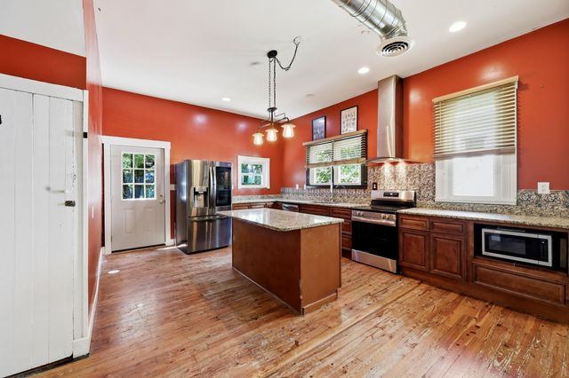 136 E Broadway Avenue, Richmond, KY 40475