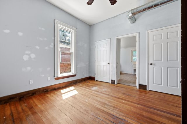 136 E Broadway Avenue, Richmond, KY 40475