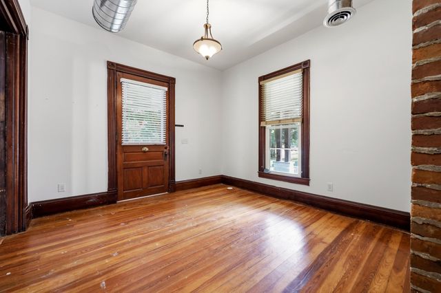 136 E Broadway Avenue, Richmond, KY 40475