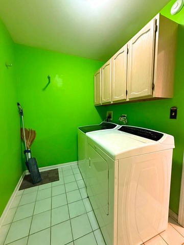 991 SWEETFLOWER Drive, Hoffman Estates, IL 60169