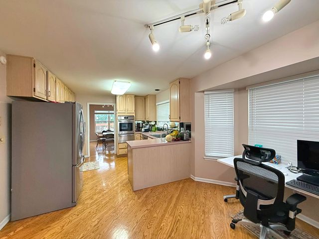 991 SWEETFLOWER Drive, Hoffman Estates, IL 60169