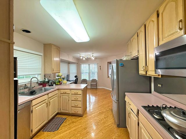 991 SWEETFLOWER Drive, Hoffman Estates, IL 60169