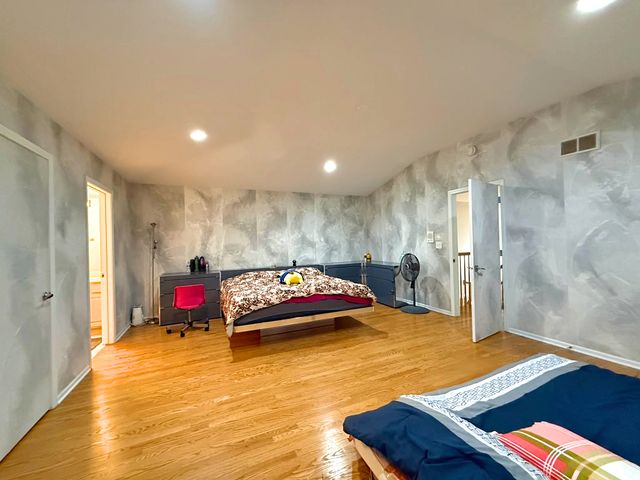 991 SWEETFLOWER Drive, Hoffman Estates, IL 60169