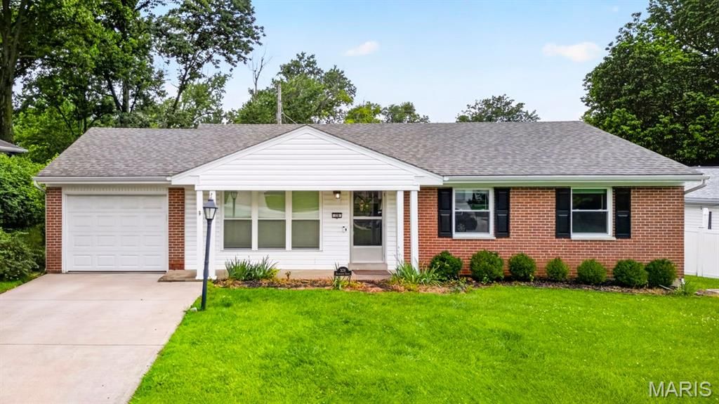 328 Danworth Court, St Louis, MO 63122