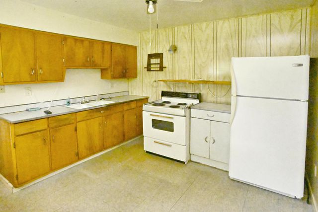 84 W 850 N, Valparaiso, IN 46385