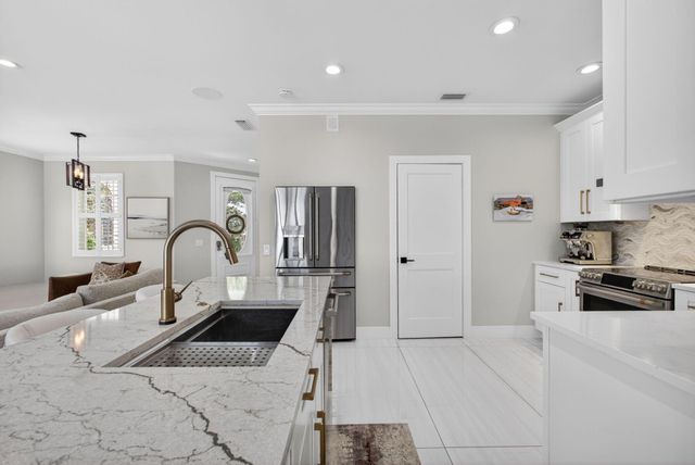 111 Honeysuckle Drive, Jupiter, FL 33458