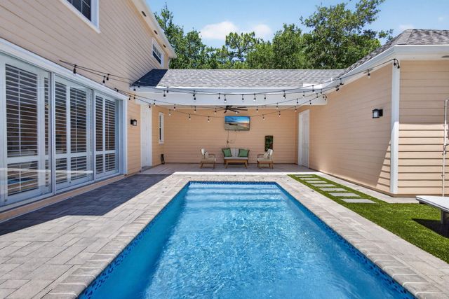111 Honeysuckle Drive, Jupiter, FL 33458