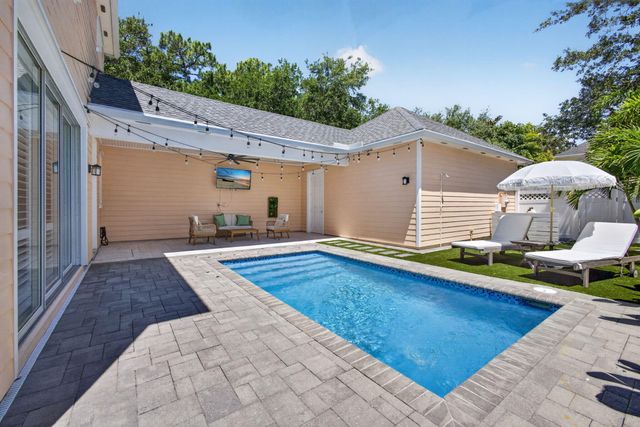 111 Honeysuckle Drive, Jupiter, FL 33458