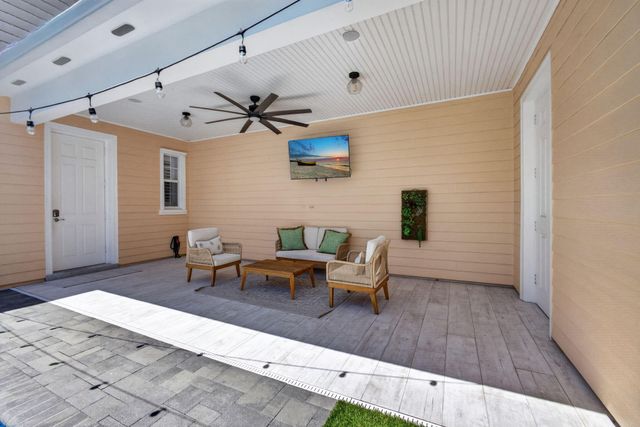 111 Honeysuckle Drive, Jupiter, FL 33458