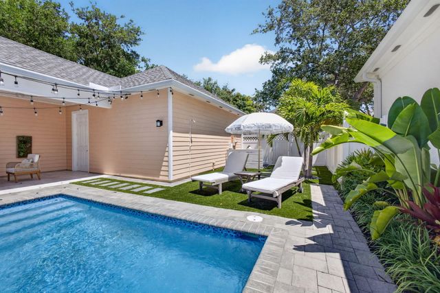 111 Honeysuckle Drive, Jupiter, FL 33458