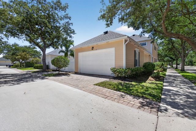 111 Honeysuckle Drive, Jupiter, FL 33458