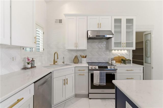 14322 Reeder Street, Overland Park, KS 66221