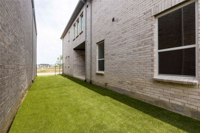 15668 Gladeside Avenue, Frisco, TX 75033