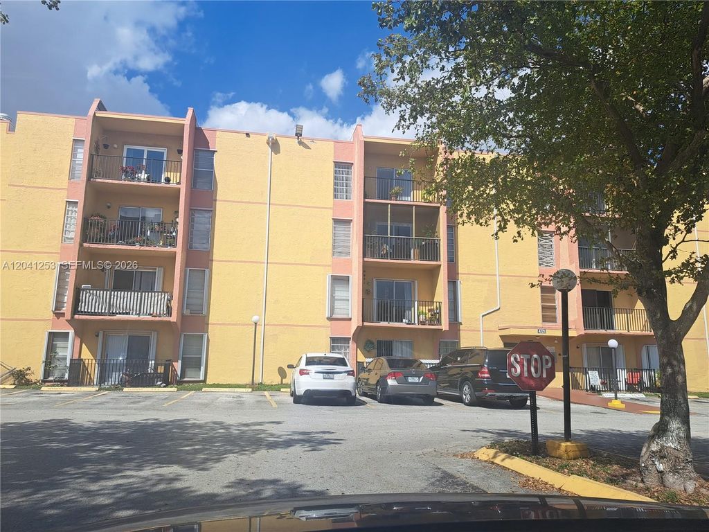4721 NW 7th St 107-12, Miami, FL 33126