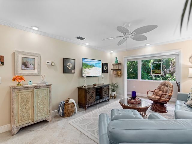 800 Coquina Lane 205, Vero Beach, FL 32963