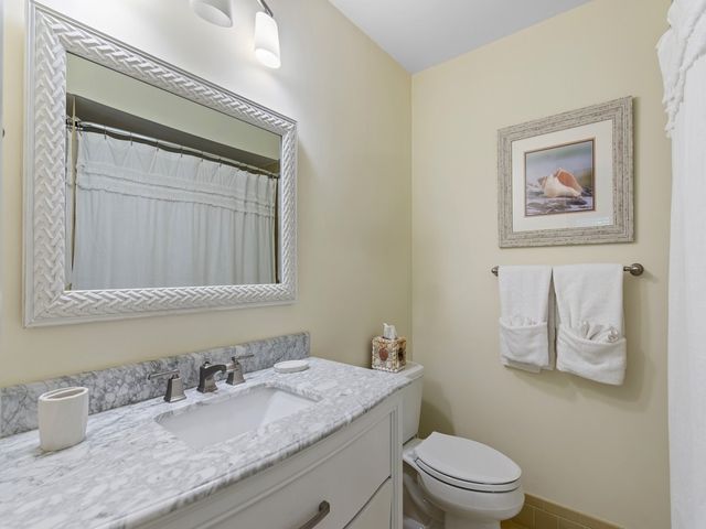 800 Coquina Lane 205, Vero Beach, FL 32963