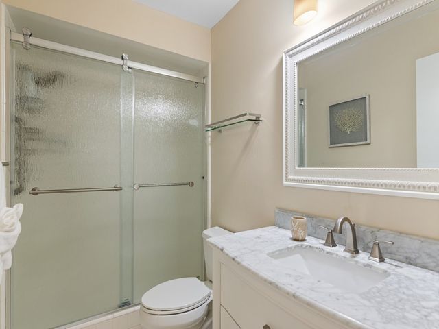 800 Coquina Lane 205, Vero Beach, FL 32963