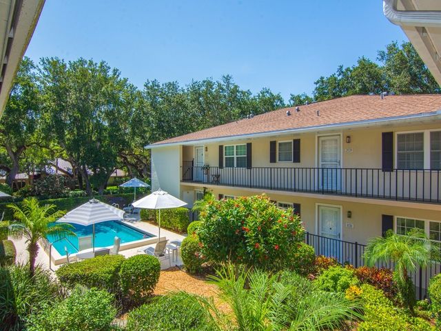 800 Coquina Lane 205, Vero Beach, FL 32963