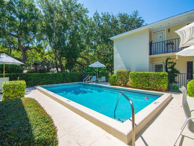 800 Coquina Lane 205, Vero Beach, FL 32963
