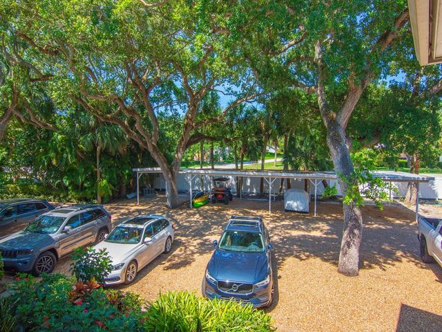 800 Coquina Lane 205, Vero Beach, FL 32963