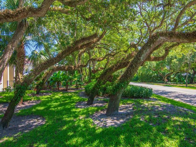 800 Coquina Lane 205, Vero Beach, FL 32963
