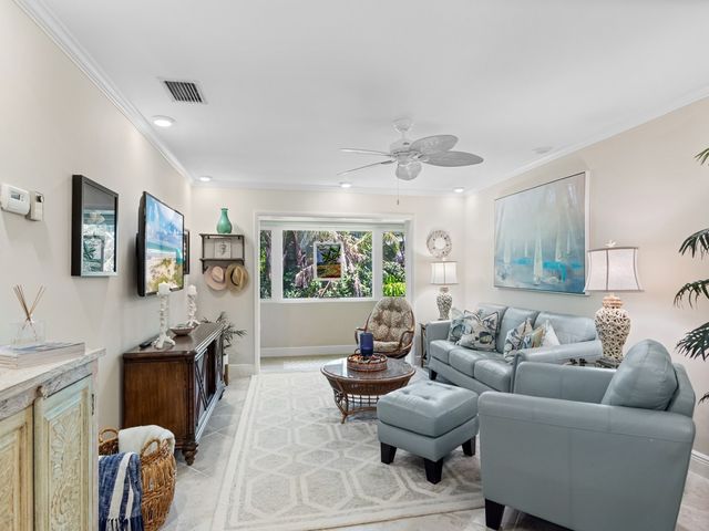 800 Coquina Lane 205, Vero Beach, FL 32963