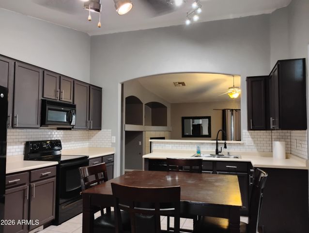 6238 S COTTONFIELDS Lane, Laveen, AZ 85339