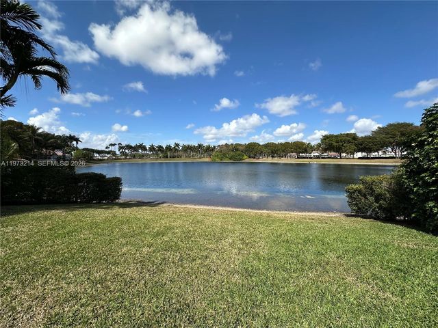 10965 NW 59th St, Doral, FL 33178