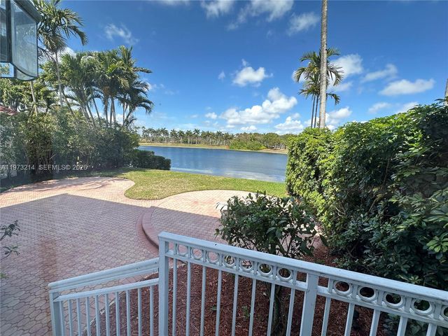 10965 NW 59th St, Doral, FL 33178