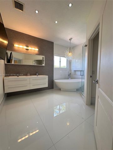 10965 NW 59th St, Doral, FL 33178