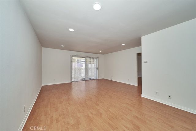433 S Manhattan 213, Los Angeles, CA 90020