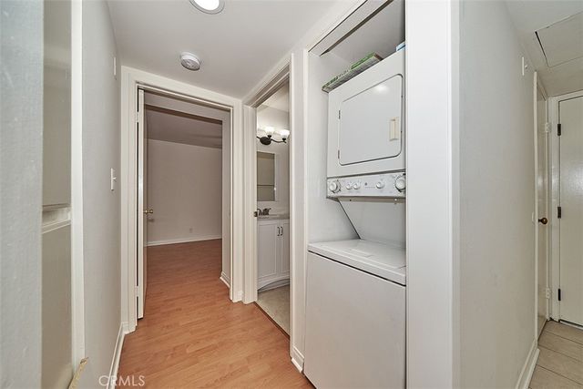 433 S Manhattan 213, Los Angeles, CA 90020