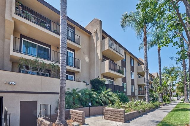 433 S Manhattan 213, Los Angeles, CA 90020