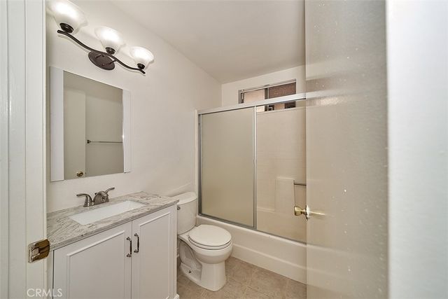 433 S Manhattan 213, Los Angeles, CA 90020