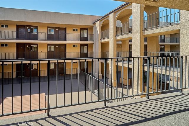 433 S Manhattan 213, Los Angeles, CA 90020