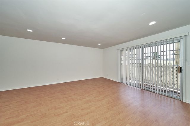433 S Manhattan 213, Los Angeles, CA 90020
