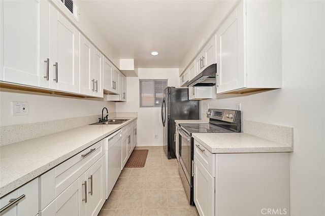 433 S Manhattan 213, Los Angeles, CA 90020