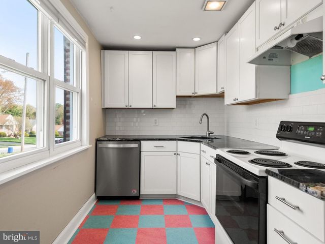 23 PLEASANT RD, Broomall, PA 19008