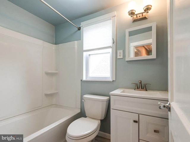 23 PLEASANT RD, Broomall, PA 19008