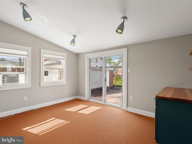 23 PLEASANT RD, Broomall, PA 19008