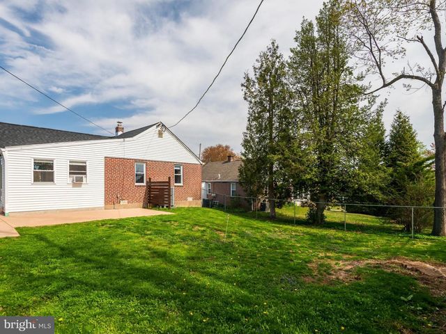 23 PLEASANT RD, Broomall, PA 19008