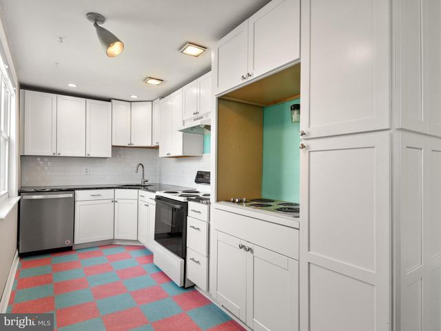 23 PLEASANT RD, Broomall, PA 19008