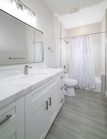 4024 SW 52nd St, Dania Beach, FL 33314