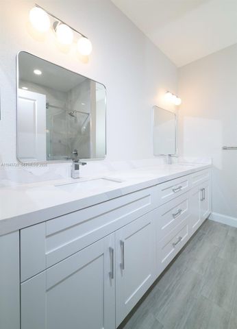 4024 SW 52nd St, Dania Beach, FL 33314