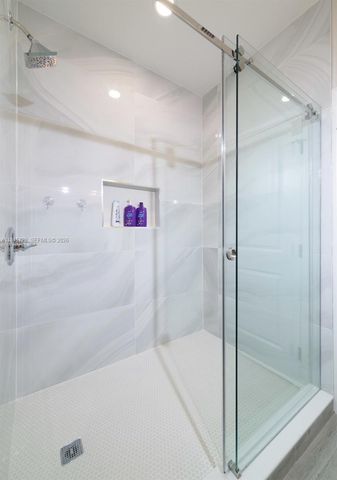 4024 SW 52nd St, Dania Beach, FL 33314