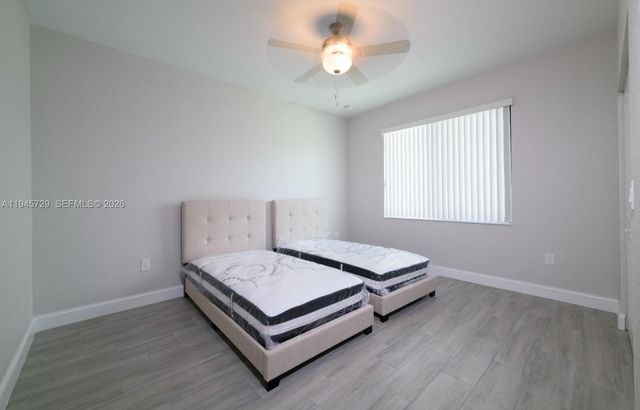 4024 SW 52nd St, Dania Beach, FL 33314