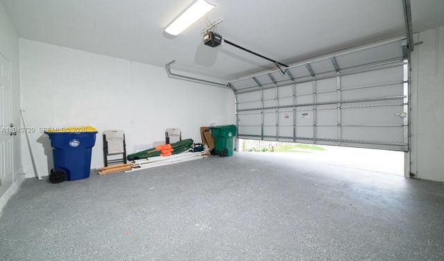 4024 SW 52nd St, Dania Beach, FL 33314