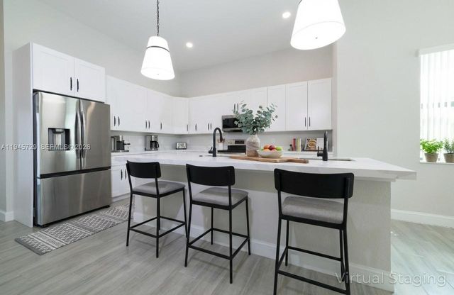 4024 SW 52nd St, Dania Beach, FL 33314