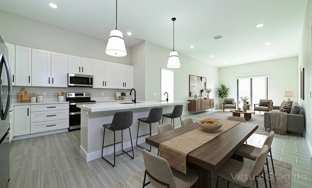 4024 SW 52nd St, Dania Beach, FL 33314