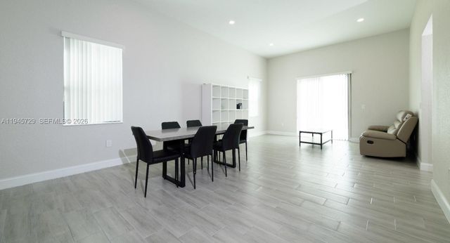 4024 SW 52nd St, Dania Beach, FL 33314